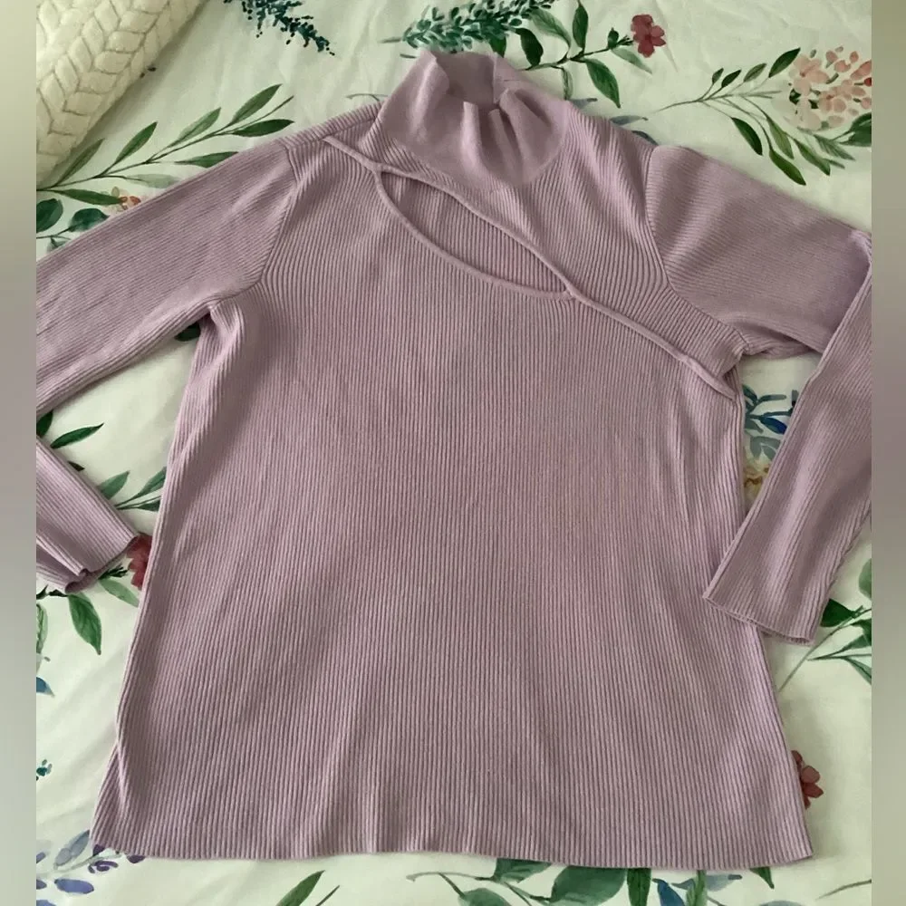 Lavender 2X Ribbed Sweater cut out detail